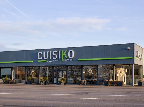 Showroom avec cuisines et ameublement d'exposition à Lontzen, Liège